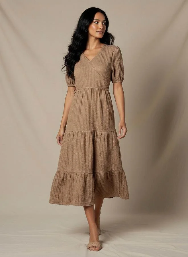 سبلاش فيڤ Midi Textured Tiered Dress with Short Puff Sleeves